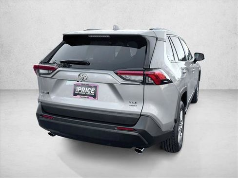 Used 2024 Toyota RAV4 XLE AWD/4WD image 5