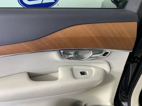 Used 2021 Volvo XC90 T5 Momentum w/ Protection Package FWD image 32