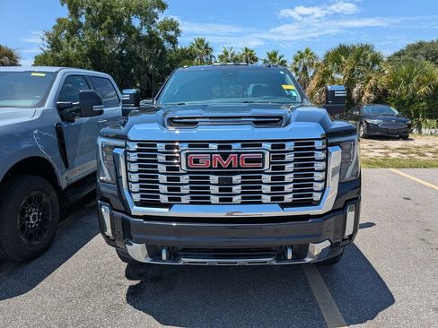 Used 2024 GMC Sierra 2500 Denali w/ Denali Reserve Package AWD/4WD image 2