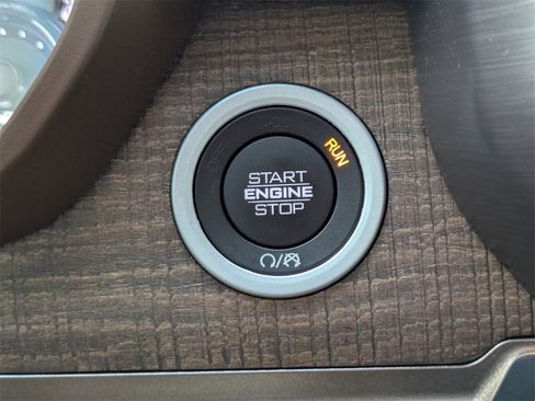 Used 2019 RAM 1500 Limited image 26