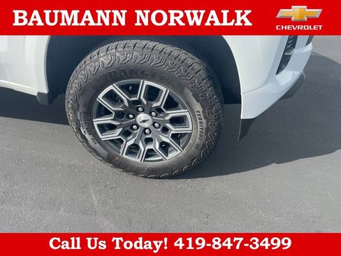 Used 2023 Chevrolet Colorado Z71 w/ Z71 Convenience Package 2 AWD/4WD image 17