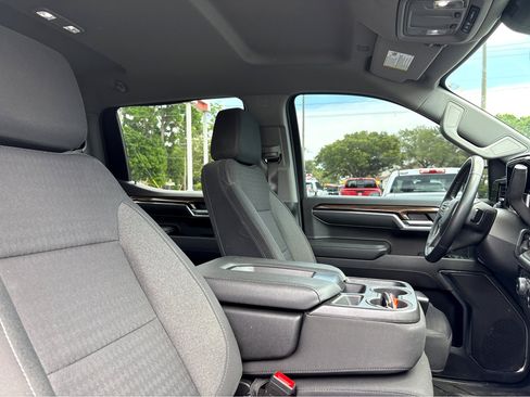 Used 2023 Chevrolet Silverado 1500 LT AWD/4WD image 12