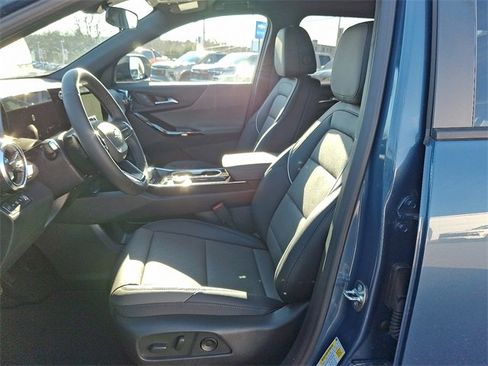 New 2026 Chevrolet Equinox LT w/ Convenience Package II image 7