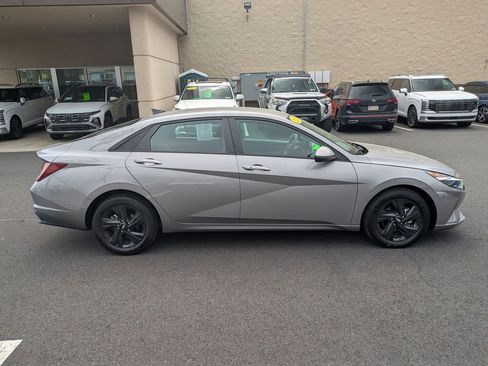 Certified 2023 Hyundai Elantra SEL FWD image 4