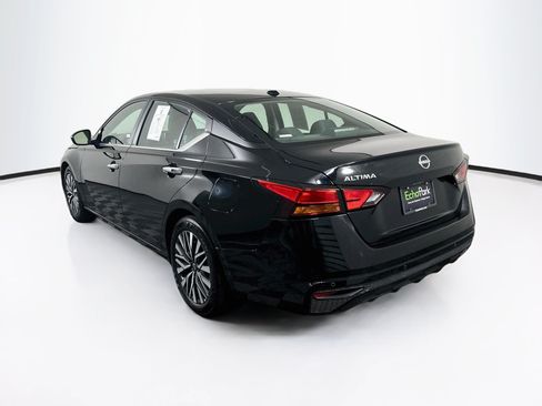 Used 2025 Nissan Altima 2.5 SV FWD image 5