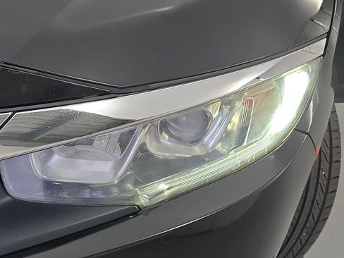 Used 2018 Honda Civic EX image 31