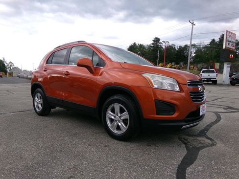 Used 2016 Chevrolet Trax LT w/ LT Sun and Sound Package AWD/4WD image 7