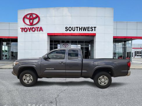 Used 2022 Toyota Tacoma SR5 RWD image 3