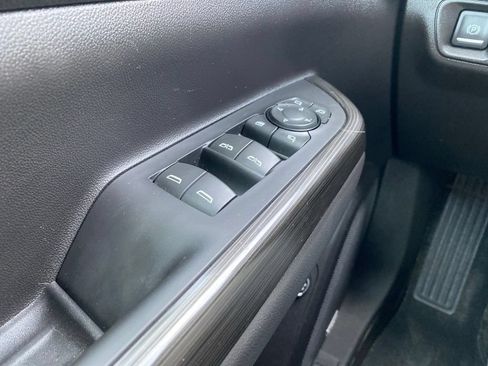 Used 2023 GMC Acadia SLT w/ Preferred Package FWD image 37