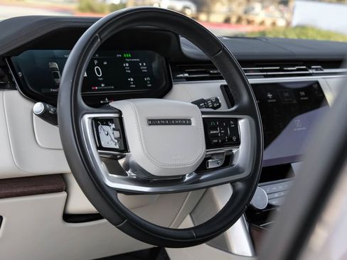 Used 2023 Land Rover Range Rover SE image 14