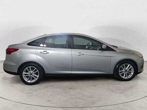 Used 2018 Ford Focus SE w/ Cold Weather Package image 6