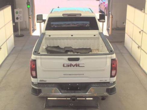 Used 2022 GMC Sierra 2500 SLE image 9