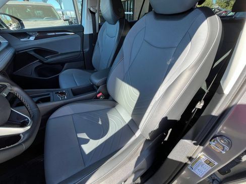 Used 2026 Volkswagen Tiguan SE AWD/4WD image 33