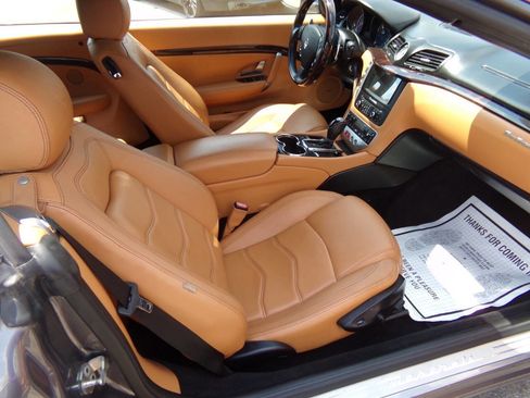 Used 2015 Maserati GranTurismo Convertible image 28