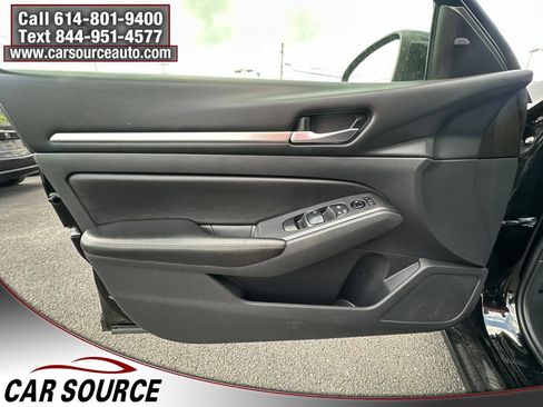 Used 2022 Nissan Altima 2.5 SV FWD image 11