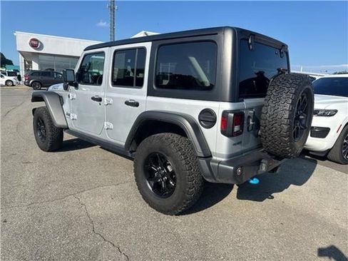 Used 2024 Jeep Wrangler Unlimited AWD/4WD image 9