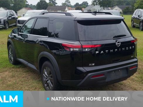 Used 2024 Nissan Pathfinder SV FWD image 4