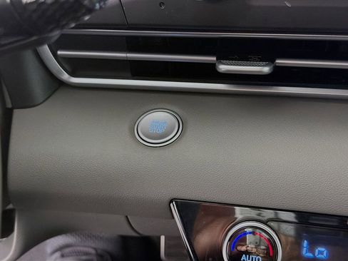 Used 2025 Hyundai Elantra Sport image 32