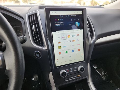 Used 2024 Ford Edge SEL image 19