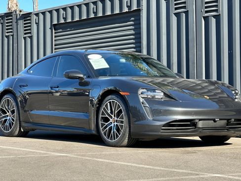 Used 2023 Porsche Taycan image 10