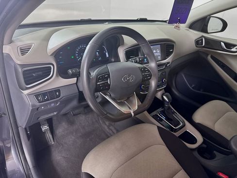Used 2017 Hyundai Ioniq SEL image 9