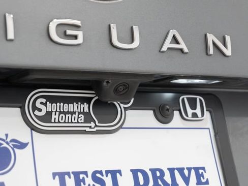 Used 2024 Volkswagen Tiguan SE FWD image 10