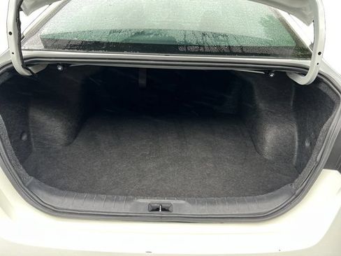 Used 2025 Nissan Altima 2.5 SV FWD image 18