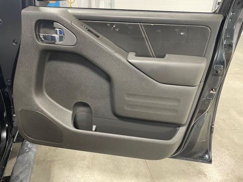 Used 2015 Nissan Frontier PRO-4X AWD/4WD image 26