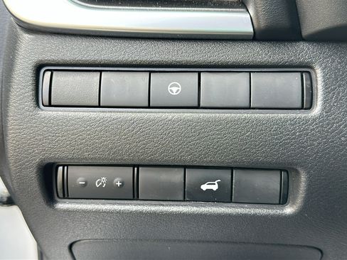 Certified 2023 Nissan Rogue SV w/ SV Premium Package AWD/4WD image 14