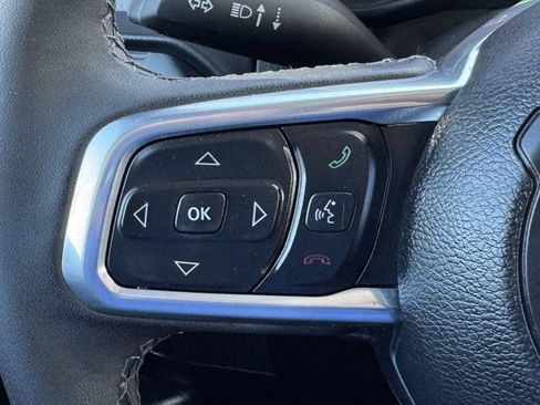 Certified 2025 Jeep Wrangler Sahara AWD/4WD image 20