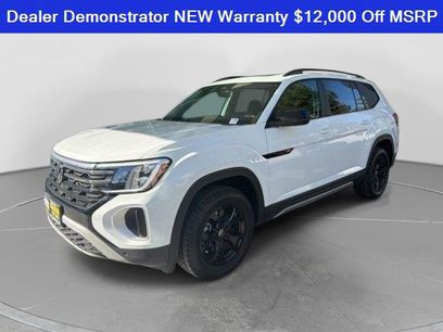 New 2024 Volkswagen Atlas Peak Edition SE