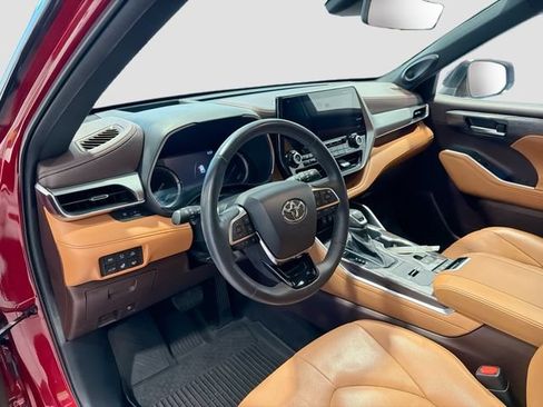 Used 2020 Toyota Highlander Platinum AWD/4WD image 9