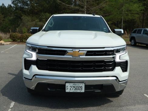 Used 2025 Chevrolet Silverado 1500 LT image 2