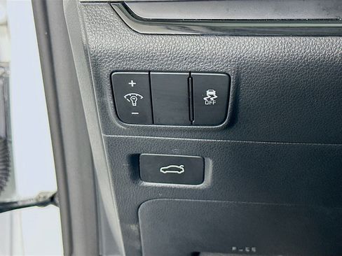 Used 2025 Kia K5 LXS image 16