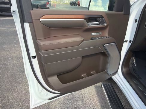 New 2026 GMC Sierra 1500 Denali w/ Technology Package AWD/4WD image 17