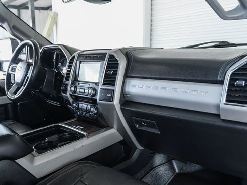 Used 2018 Ford F250 Lariat w/ Lariat Ultimate Package AWD/4WD image 42
