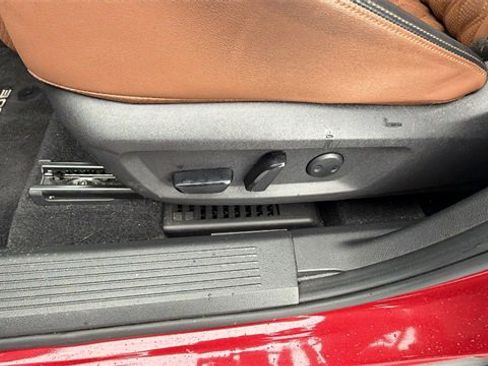 Used 2025 Nissan Rogue Platinum w/ Tech Package image 21