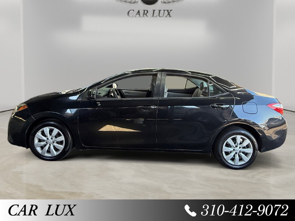 Used 2015 Toyota Corolla LE FWD image 2
