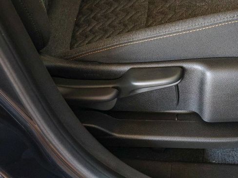 Used 2023 Chevrolet Equinox LT FWD image 36