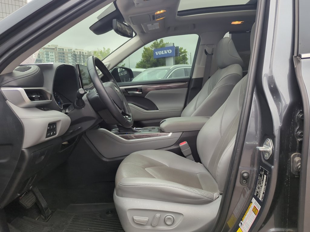 Used 2020 Toyota Highlander Platinum AWD/4WD image 11