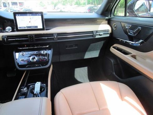 Used 2021 Lincoln Corsair Reserve w/ Equipment Group 201A AWD/4WD image 13