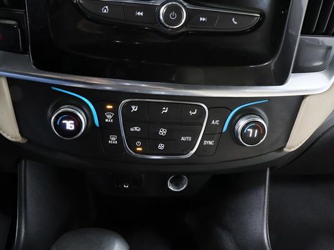 Used 2023 Chevrolet Traverse LS FWD image 10