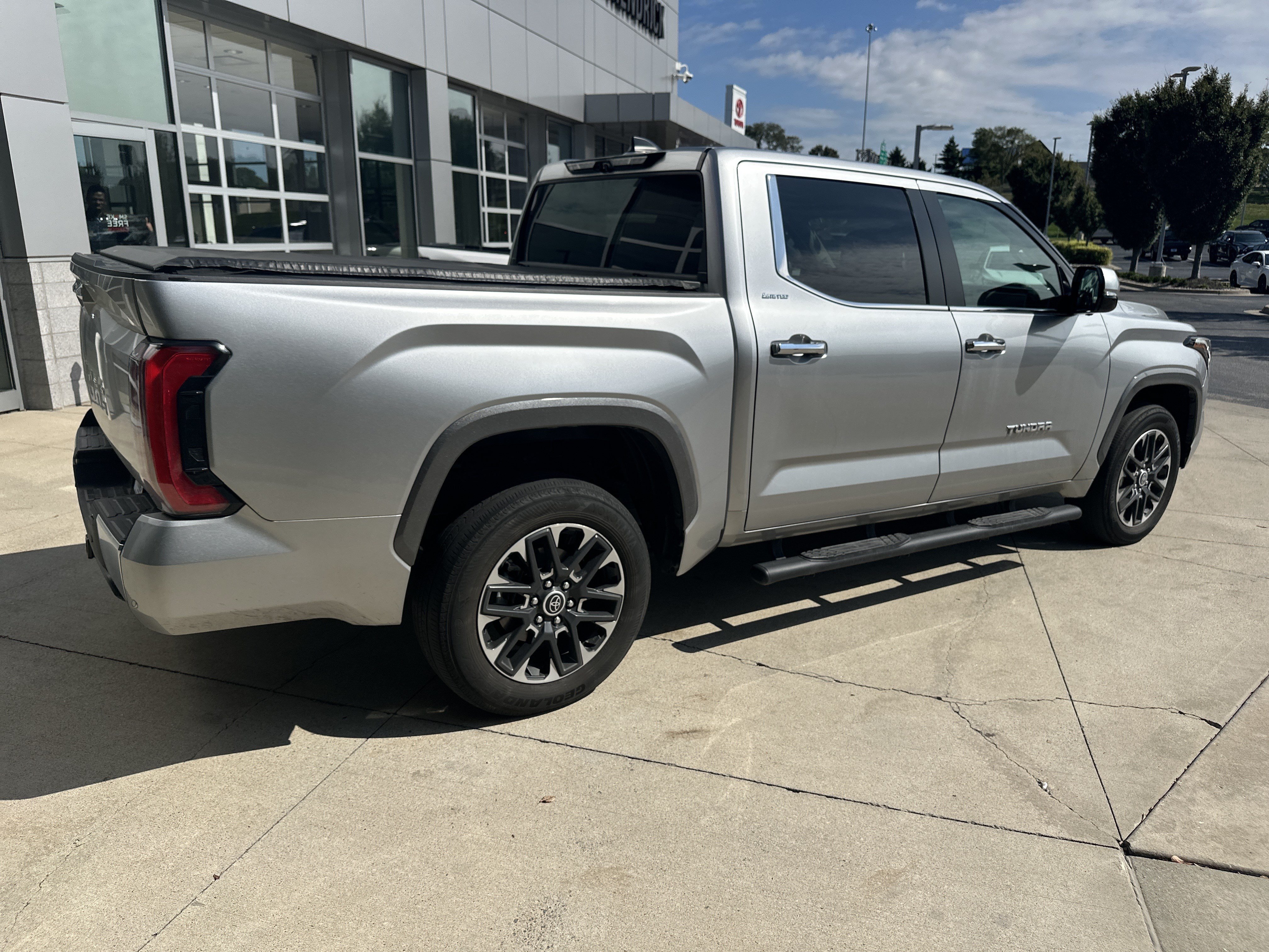 Used 2024 Toyota Tundra Limited AWD/4WD image 6