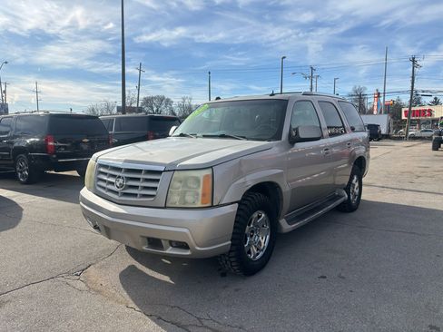 Used 2004 Cadillac Escalade AWD image 7