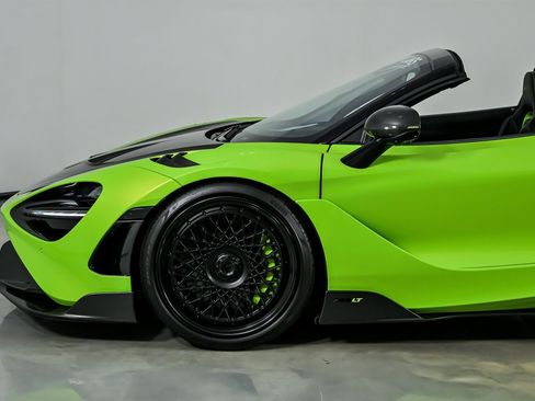 Used 2022 McLaren 765LT image 9