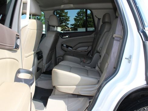 Used 2019 GMC Yukon SLT RWD image 12