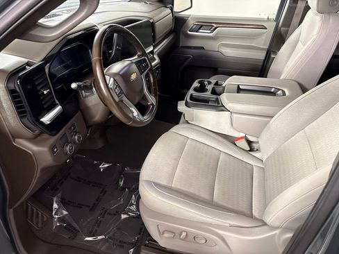 Used 2025 Chevrolet Silverado 1500 LT RWD image 26