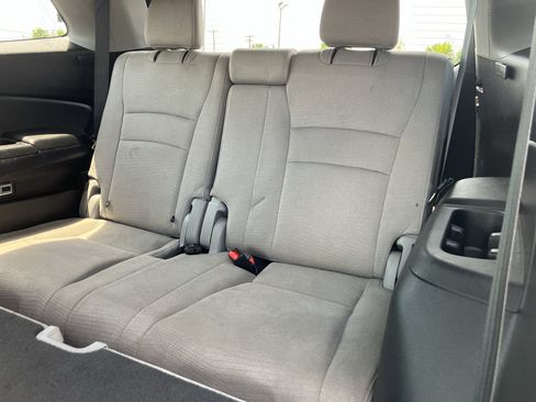 Used 2018 Honda Pilot EX image 16