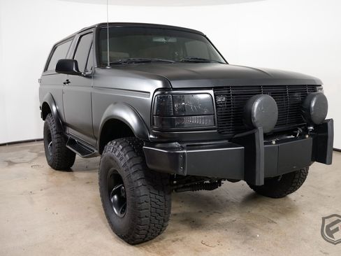 Used 1996 Ford Bronco Eddie Bauer image 2