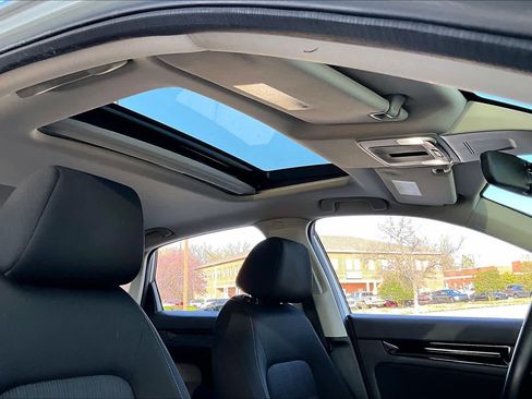 Certified 2022 Honda Civic EX image 12